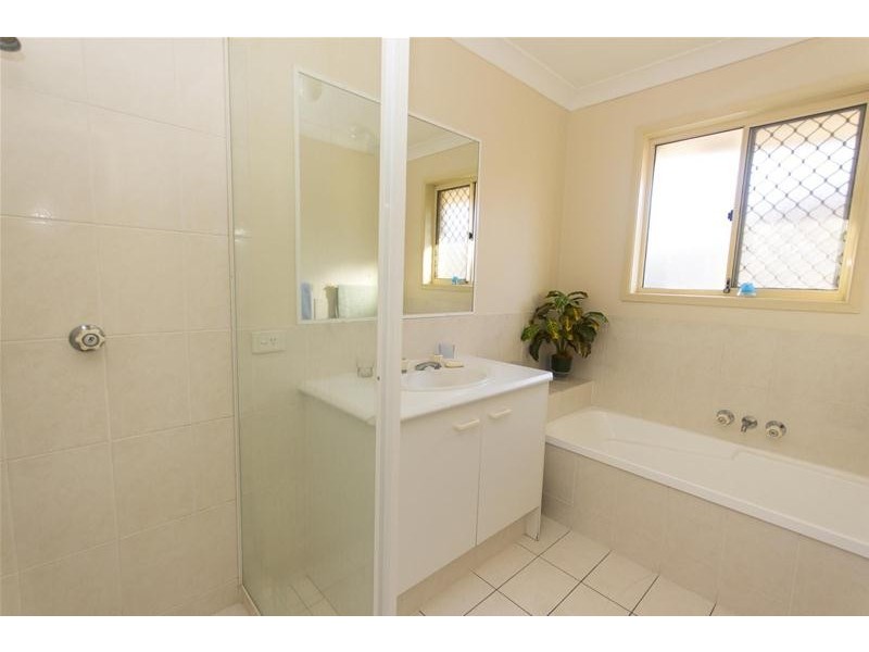 8 Glengarry Close, Highland Park QLD 4211