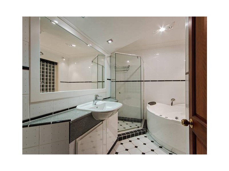 Advancetown QLD 4211