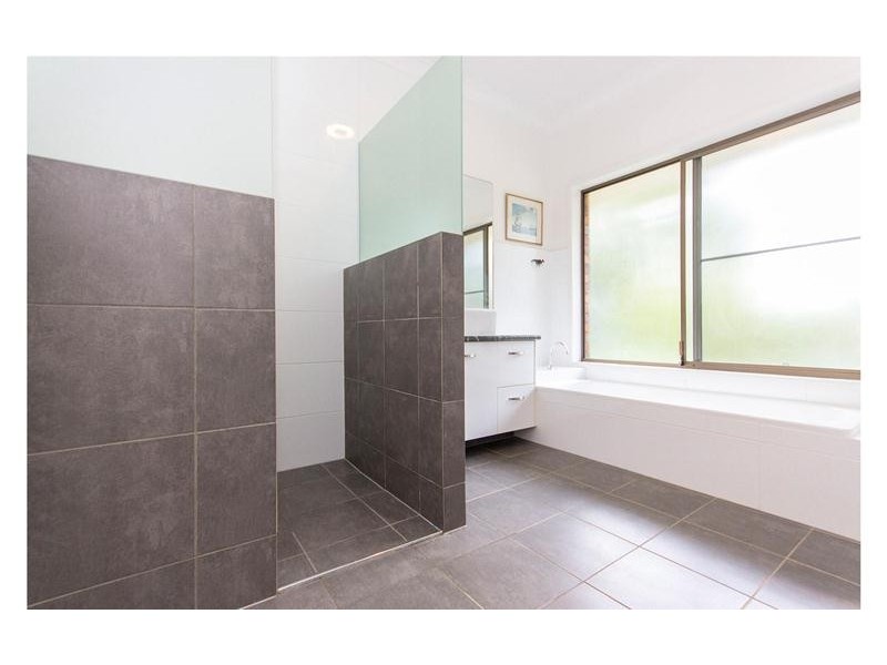 41 Witheren Road, Clagiraba QLD 4211