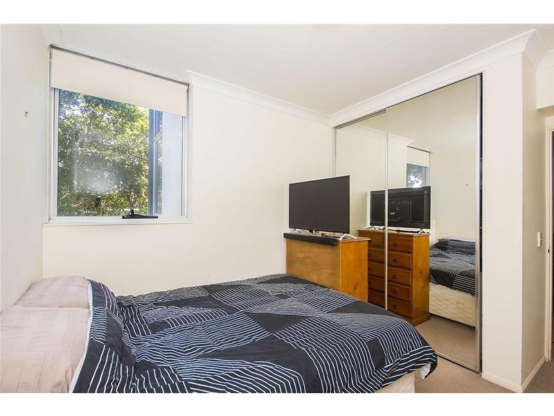 5/5 Carey Lane, Southport QLD 4215