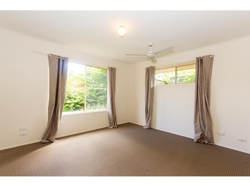 22 Cozens Way, Highland Park QLD 4211