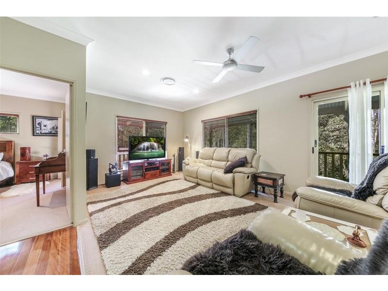 9-11 The Oval Drive, Mount Nathan QLD 4211