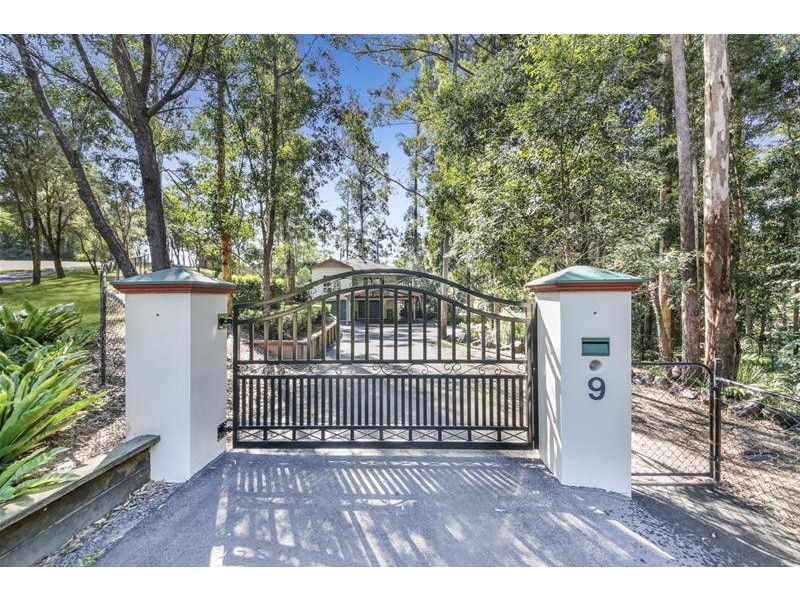 9-11 The Oval Drive, Mount Nathan QLD 4211