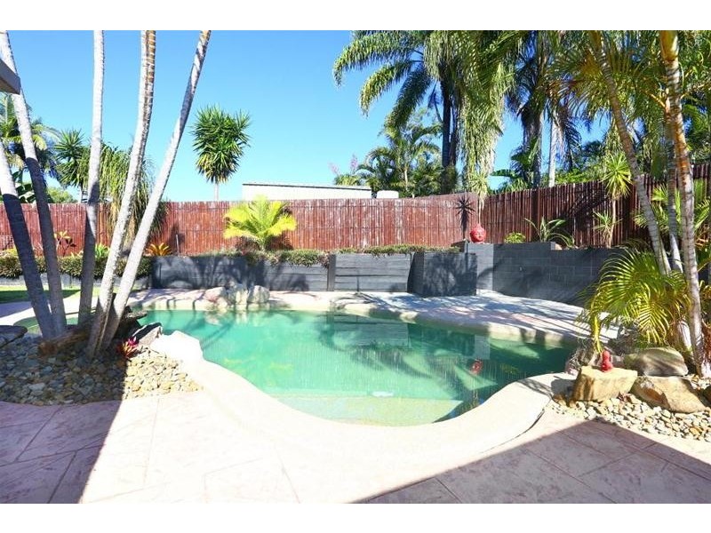 5 Yarandin Court, Worongary QLD 4213