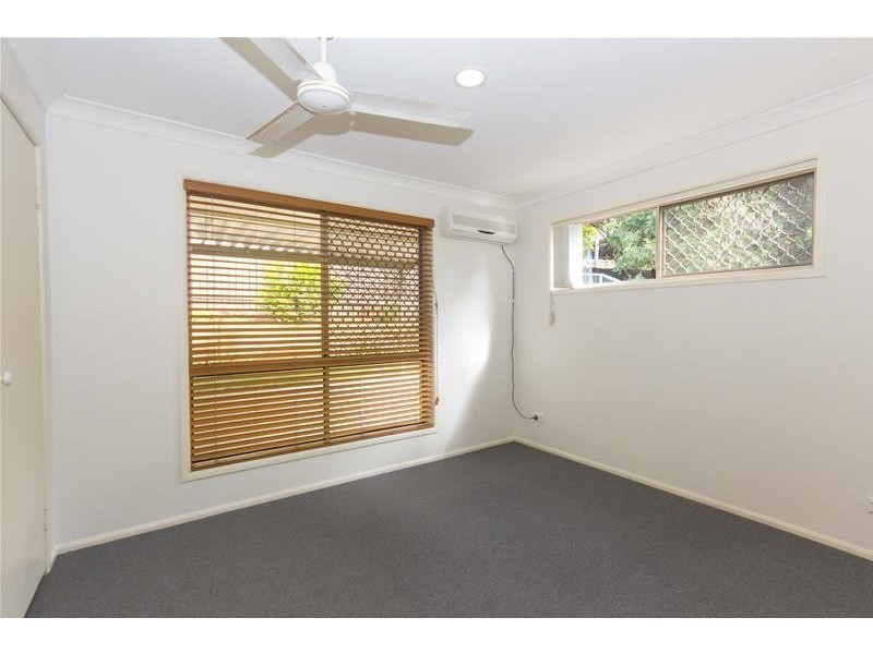2/16 Lauder Court, Highland Park QLD 4211