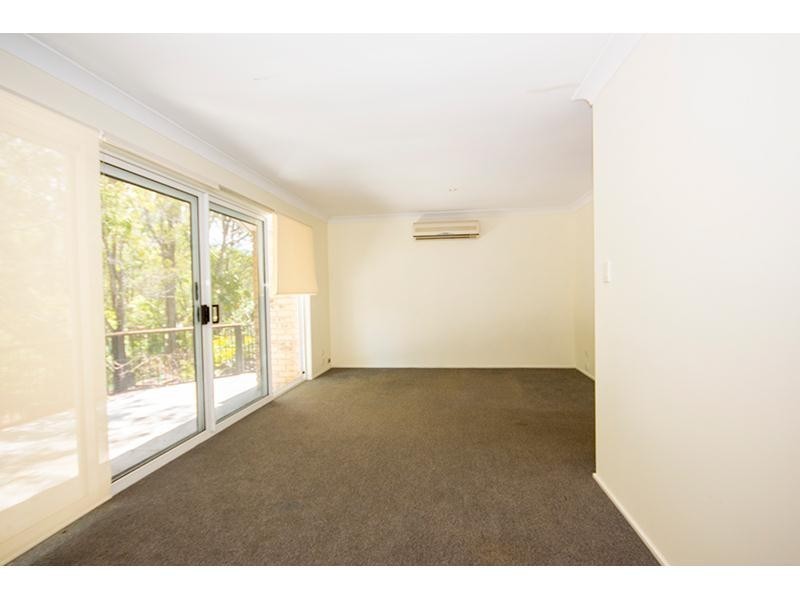 15 Stonehaven Place, Highland Park QLD 4211