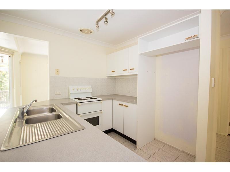 15 Stonehaven Place, Highland Park QLD 4211