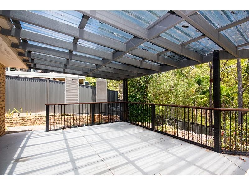 15 Stonehaven Place, Highland Park QLD 4211