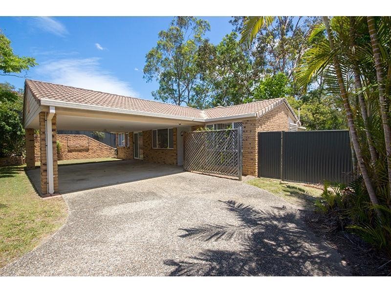 15 Stonehaven Place, Highland Park QLD 4211
