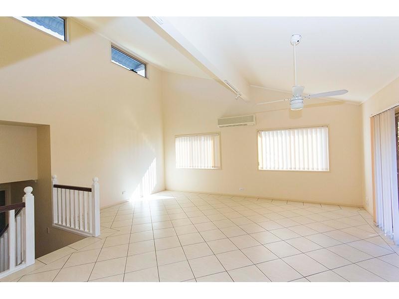 5 Kilmarnock Close, Highland Park QLD 4211