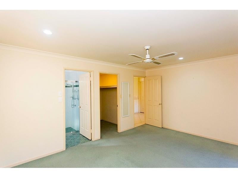 5 Kilmarnock Close, Highland Park QLD 4211