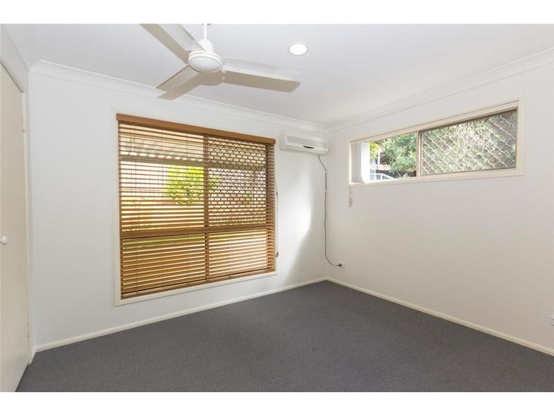 2/16 Lauder Court, Highland Park QLD 4211