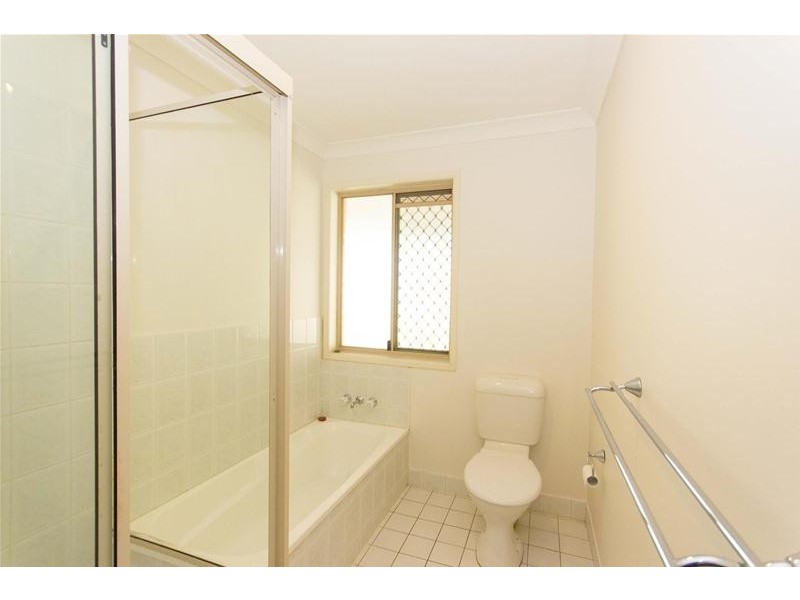 2/16 Lauder Court, Highland Park QLD 4211