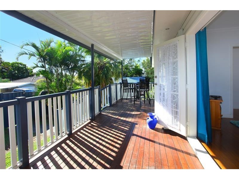 8 Schilling Street, Southport QLD 4215