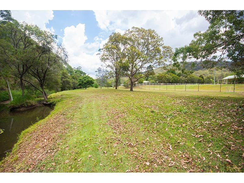 272 Clagiraba Road, Clagiraba QLD 4211
