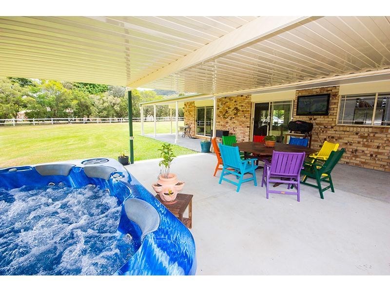 272 Clagiraba Road, Clagiraba QLD 4211