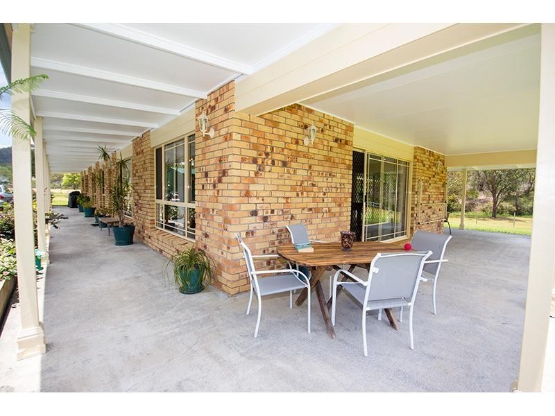 272 Clagiraba Road, Clagiraba QLD 4211