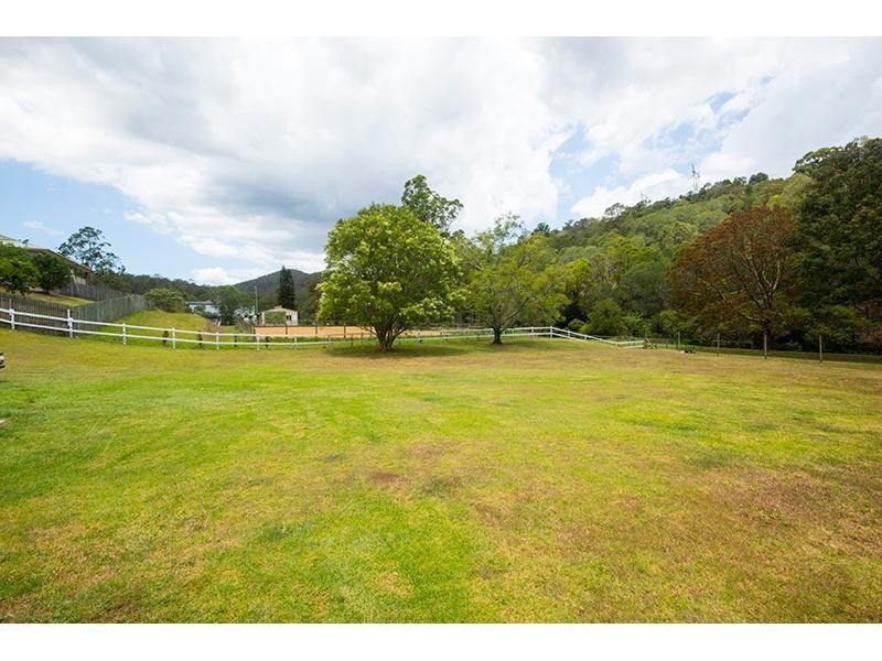 272 Clagiraba Road, Clagiraba QLD 4211