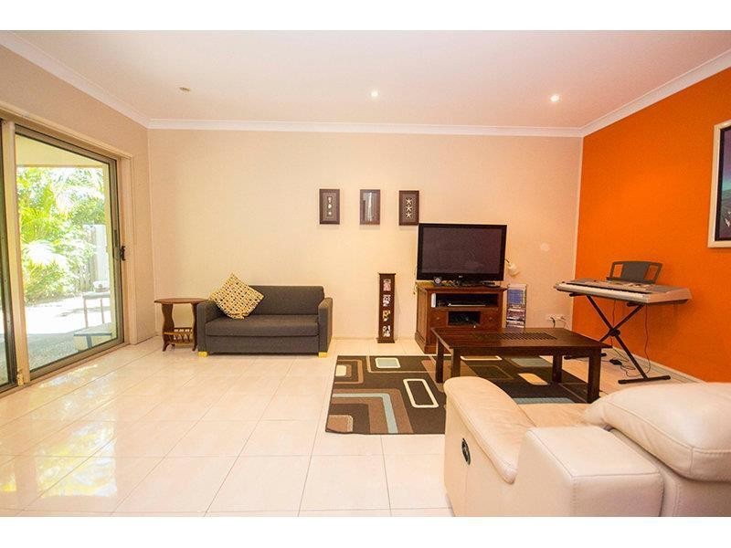 2/21 Hellman Street, Molendinar QLD 4214