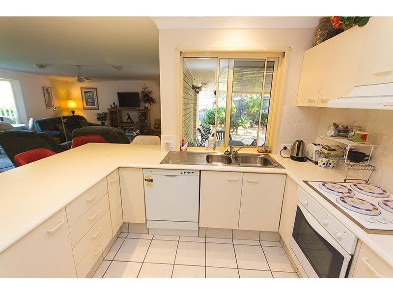 8 Glengarry Close, Highland Park QLD 4211