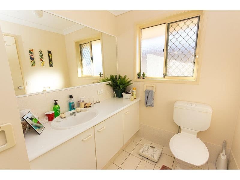 8 Glengarry Close, Highland Park QLD 4211