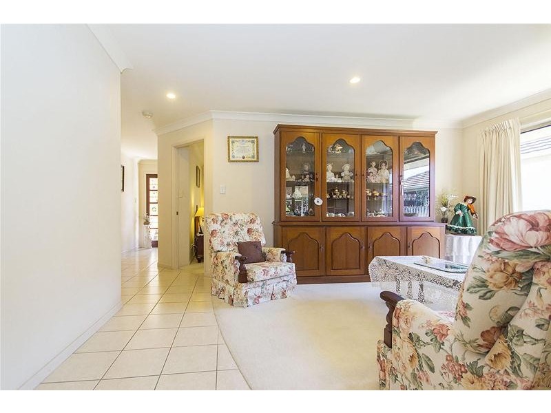 8 Riverwood Drive, Ashmore QLD 4214