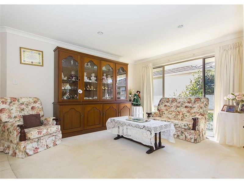 8 Riverwood Drive, Ashmore QLD 4214