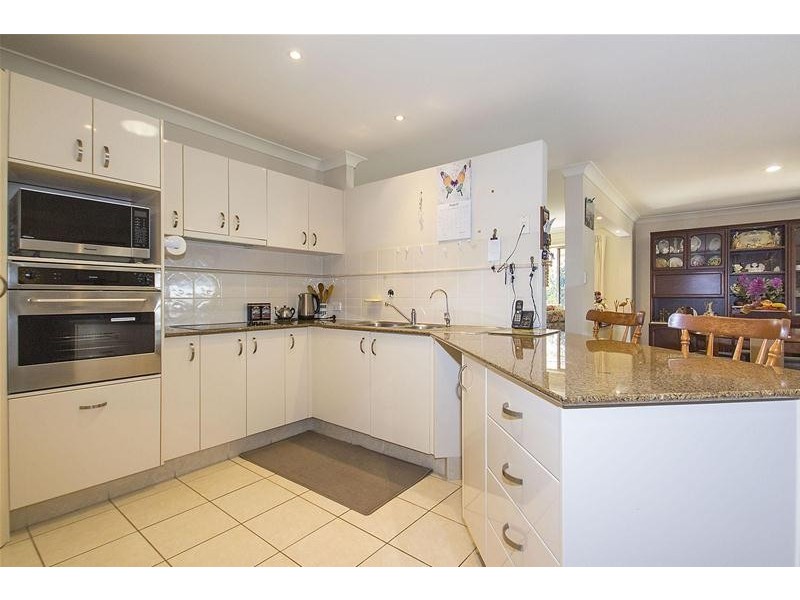 8 Riverwood Drive, Ashmore QLD 4214