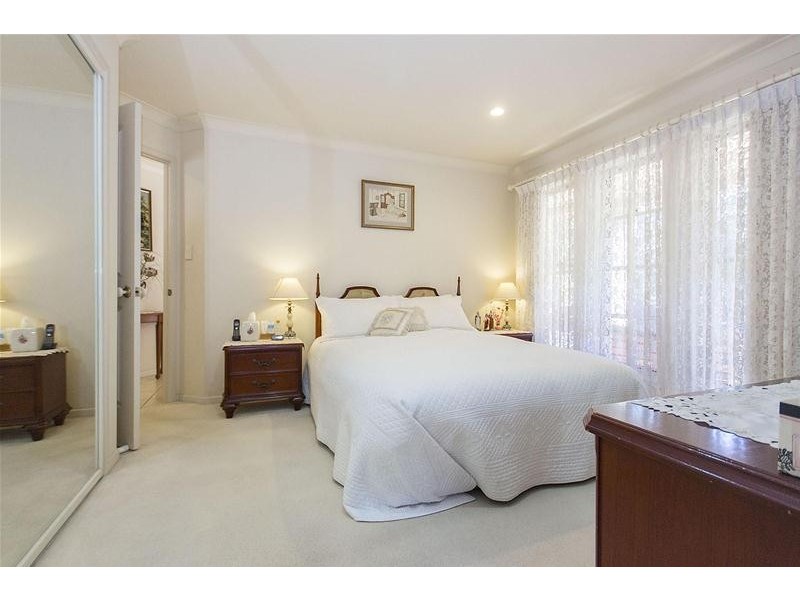 8 Riverwood Drive, Ashmore QLD 4214