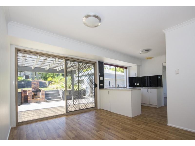 4 Garvie Place, Highland Park QLD 4211