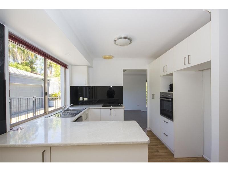 4 Garvie Place, Highland Park QLD 4211