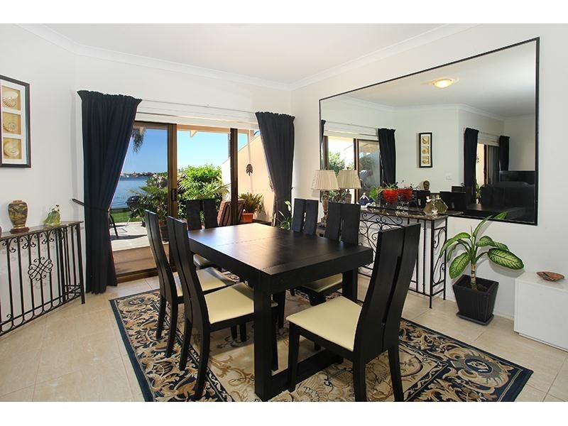 21/81 Boykambil Esplanade, Hope Island QLD 4212