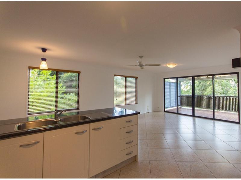 16 Hellfire Pass, Lower Beechmont QLD 4211