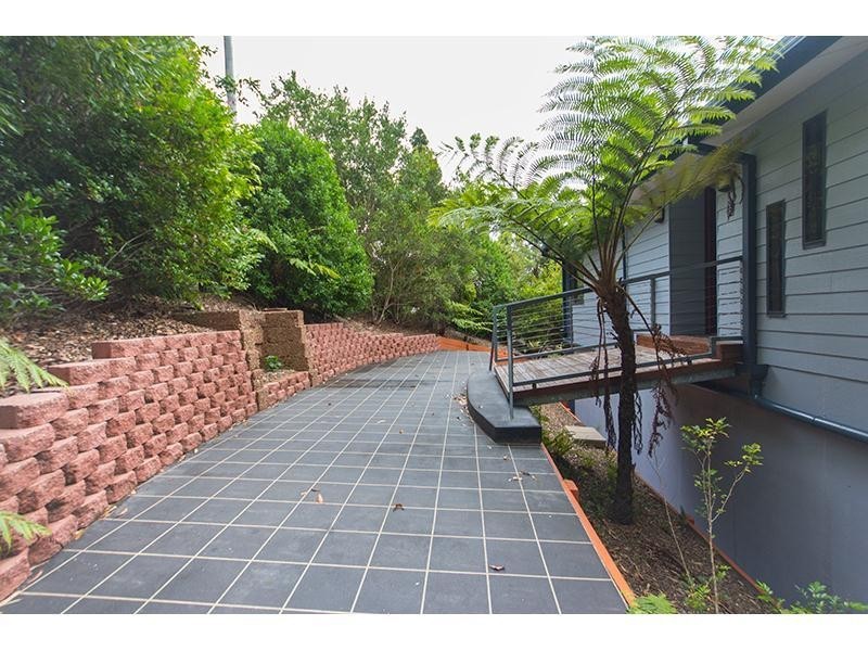 16 Hellfire Pass, Lower Beechmont QLD 4211