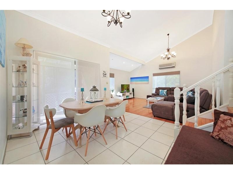 6 Minugh Court, Carrara QLD 4211