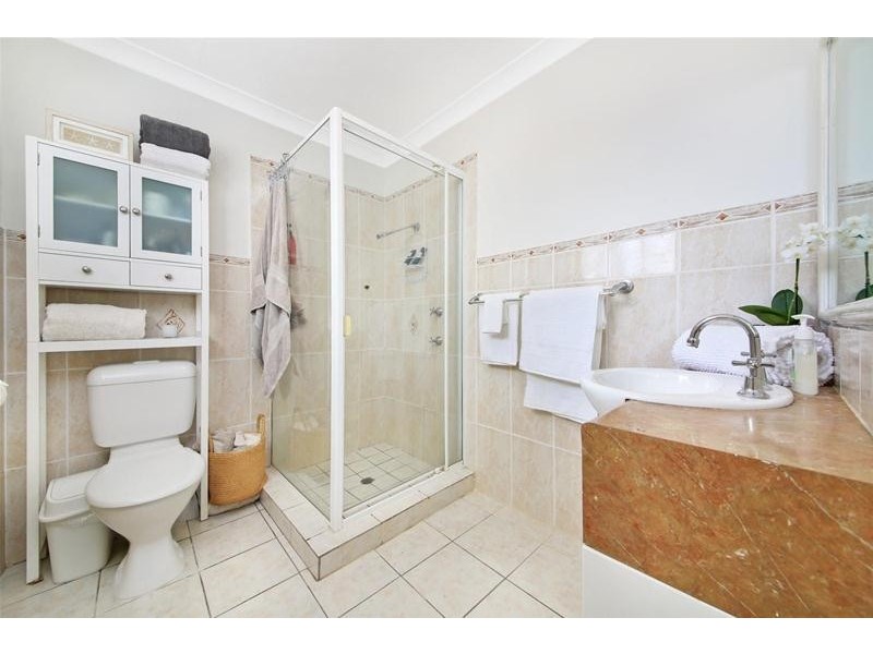 6 Minugh Court, Carrara QLD 4211