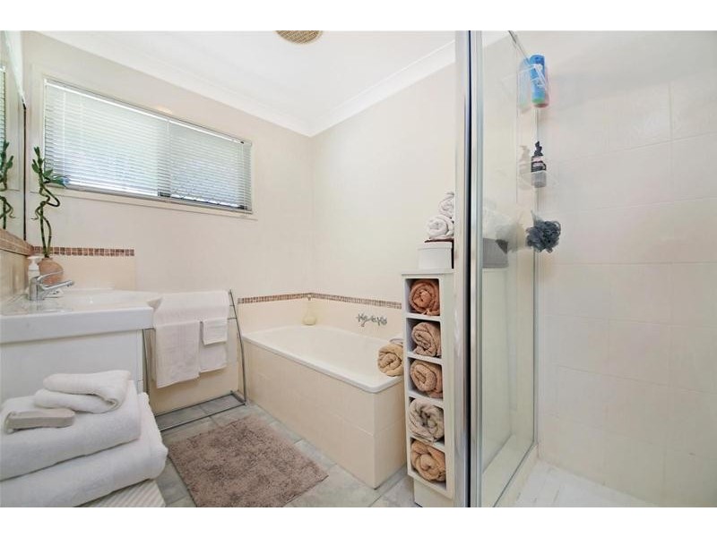 6 Minugh Court, Carrara QLD 4211