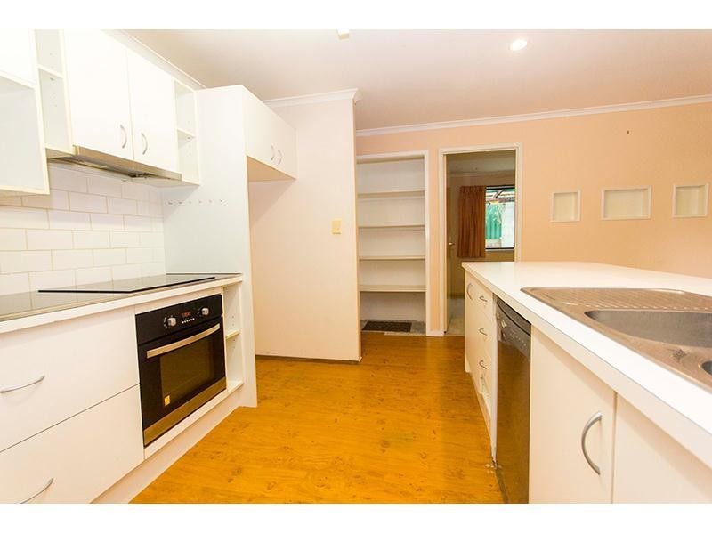 64 Alexander Drive, Highland Park QLD 4211