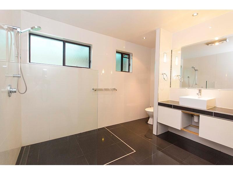 64 Alexander Drive, Highland Park QLD 4211