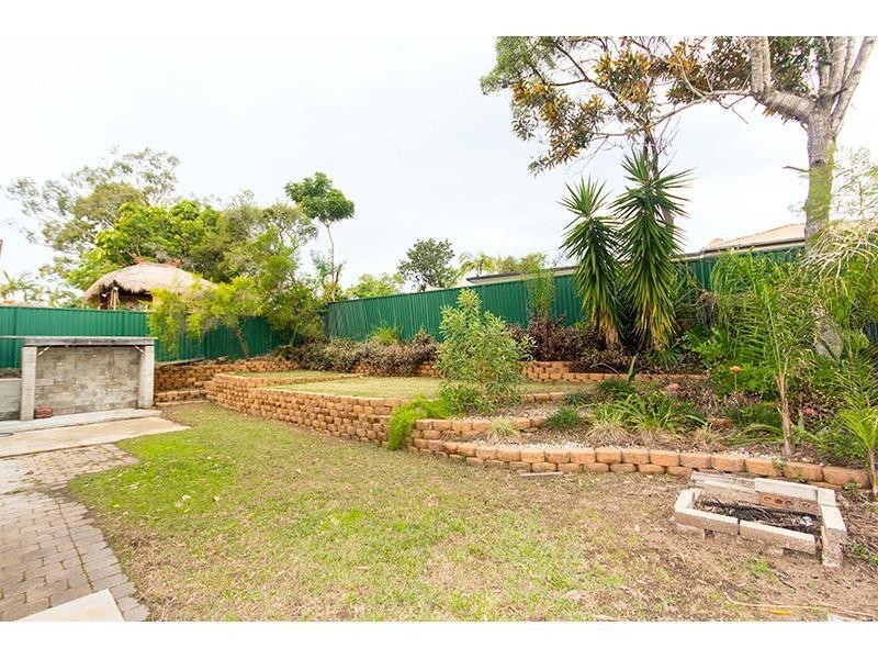 64 Alexander Drive, Highland Park QLD 4211