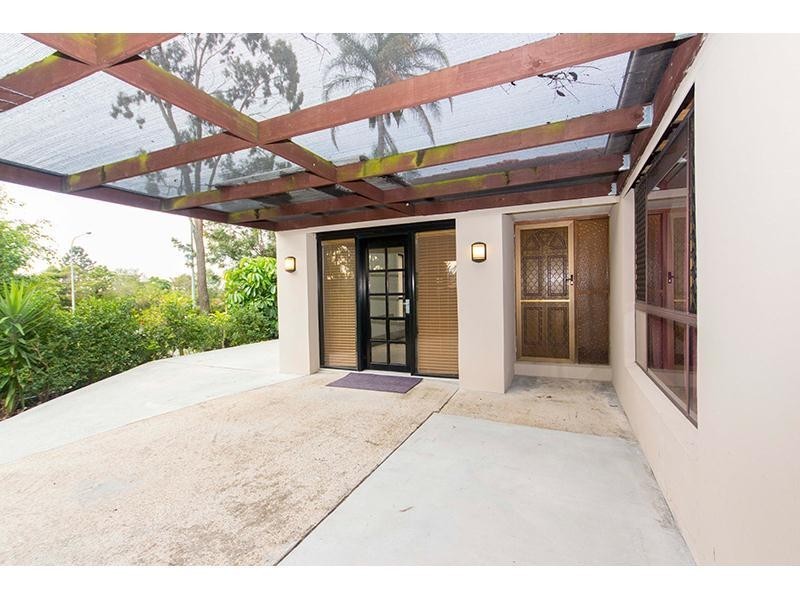 64 Alexander Drive, Highland Park QLD 4211