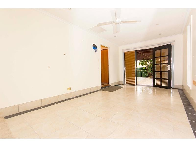 64 Alexander Drive, Highland Park QLD 4211