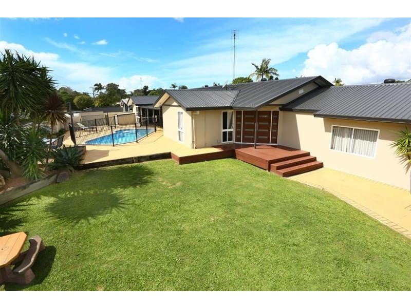 2 The Avenue, Nerang QLD 4211