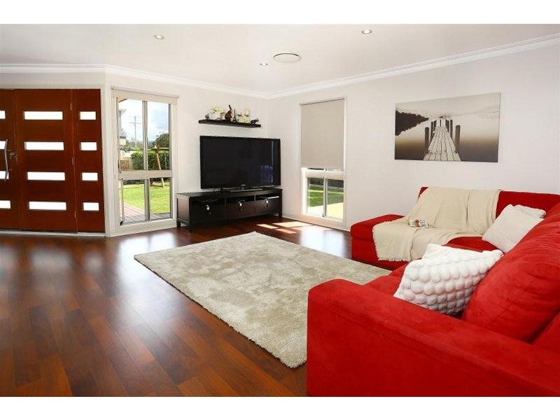 2 The Avenue, Nerang QLD 4211