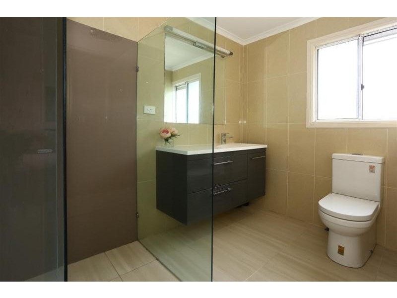 2 The Avenue, Nerang QLD 4211