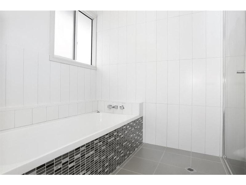 2 The Avenue, Nerang QLD 4211