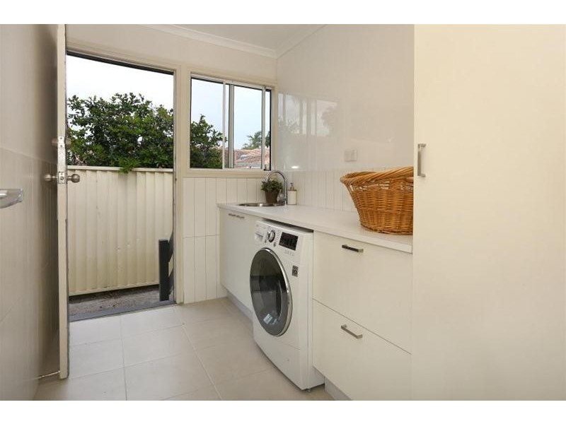 2 The Avenue, Nerang QLD 4211