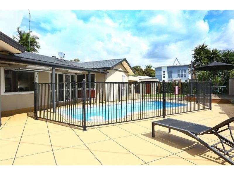 2 The Avenue, Nerang QLD 4211