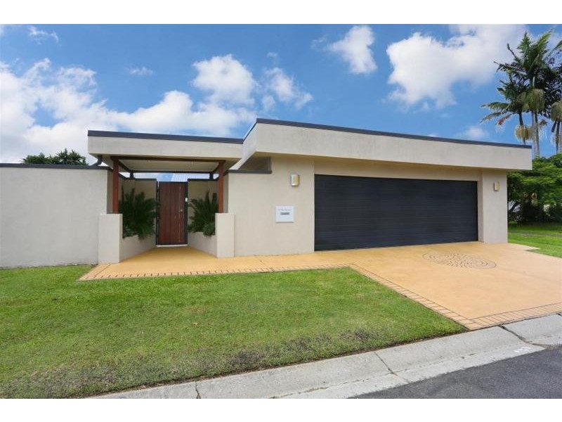 2 The Avenue, Nerang QLD 4211