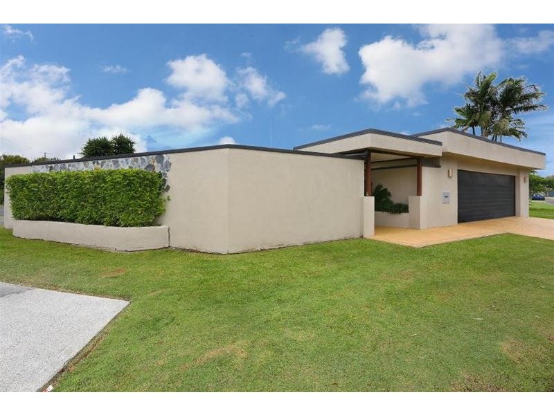 2 The Avenue, Nerang QLD 4211